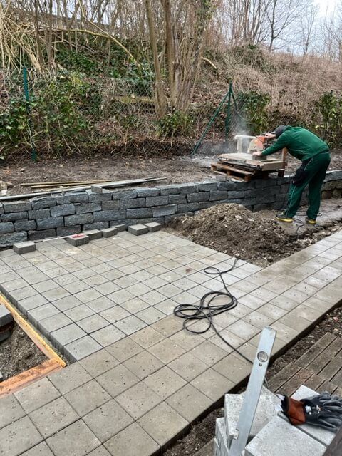 Haus- und Gartenservice Pasalic - Pflasterarbeiten inkl. Stützmauern & Stufen