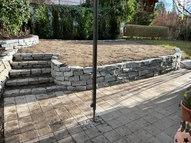 Haus- und Gartenservice Pasalic - Pflasterarbeiten inkl. Stützmauern & Stufen