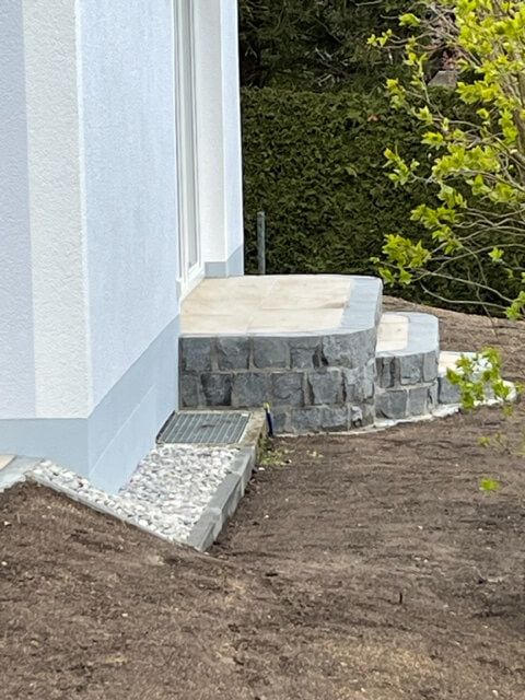 Haus- und Gartenservice Pasalic - Pflasterarbeiten inkl. Stützmauern & Stufen