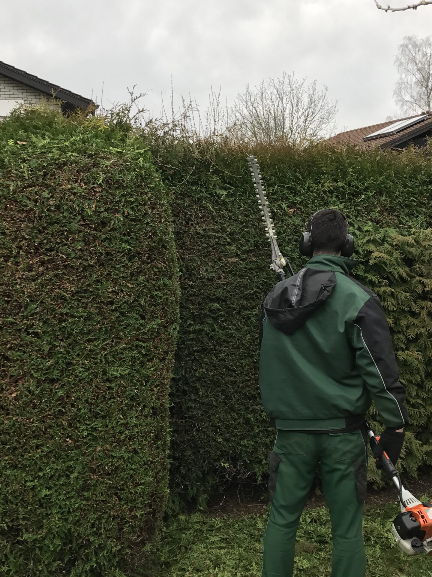 Haus- und Gartenservice Pasalic - Hecken- und Straucharbeiten