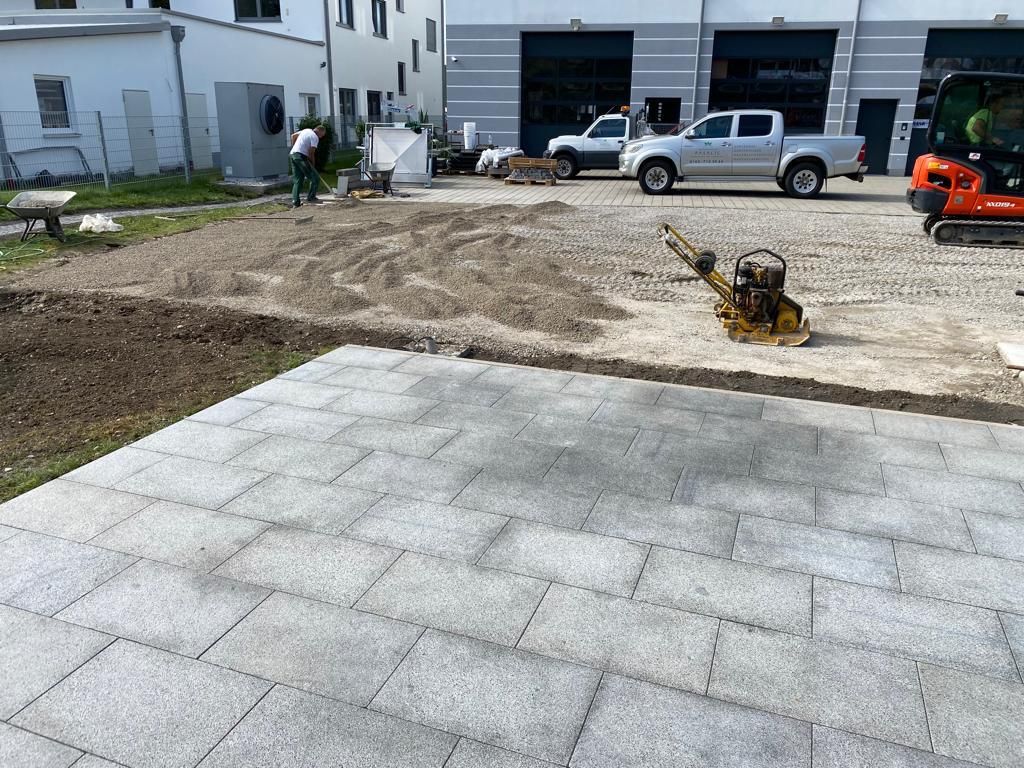 Haus- und Gartenservice Pasalic - Pflasterarbeiten inkl. Stützmauern & Stufen